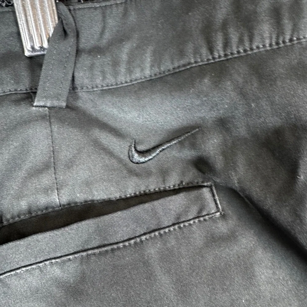 Nike Golf Shorts Mens 40 Black Flat Front Performance Athletic Casual Swoosh
